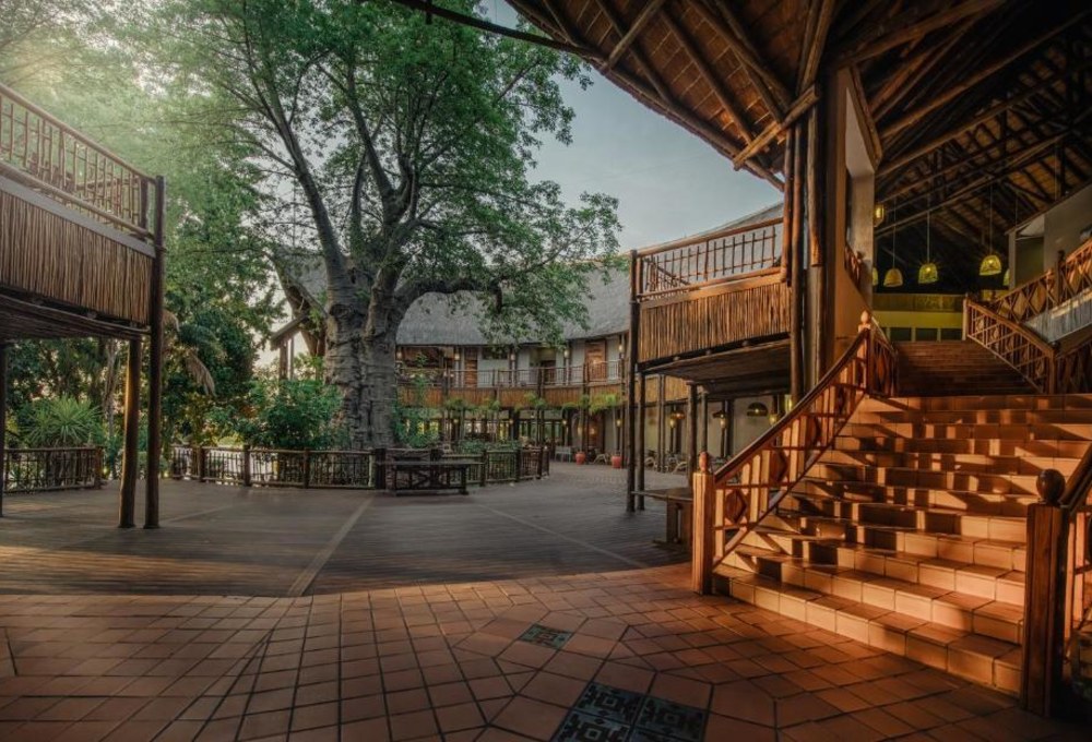 Cresta Mowana Lodge